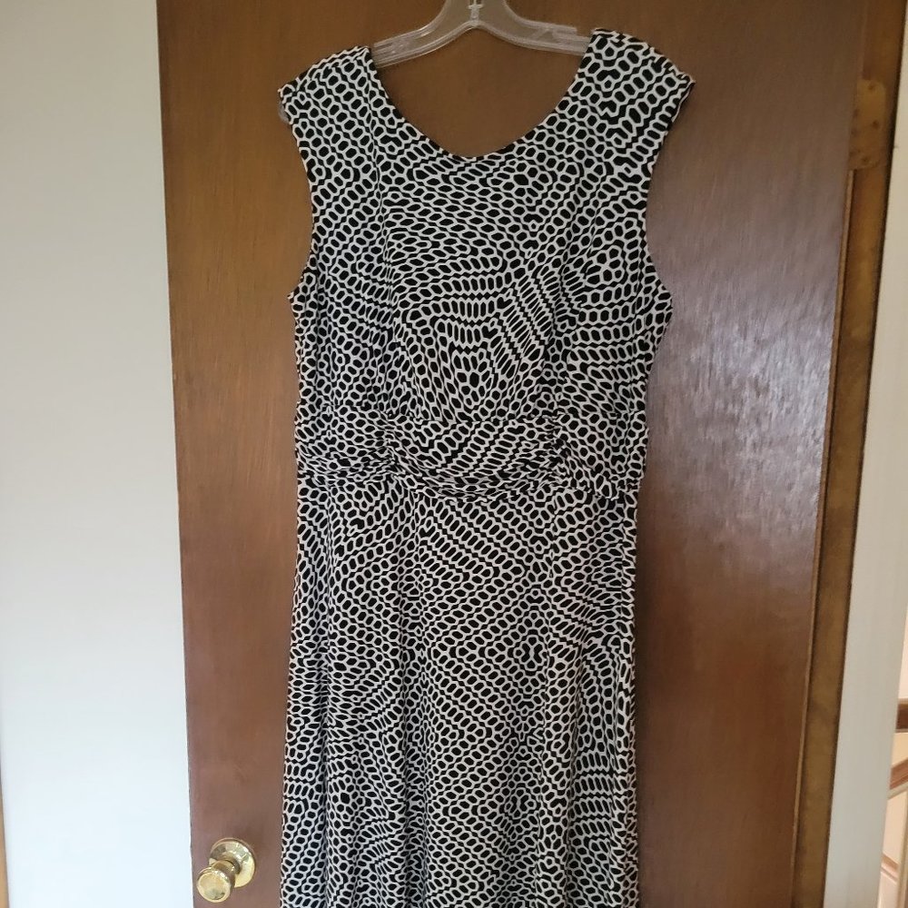 Sleeveless Patterned Dress Barn Dress - size XL